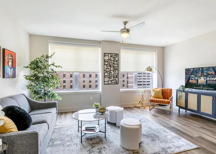 Elegant Condo Near French Quarter And Bourbon St