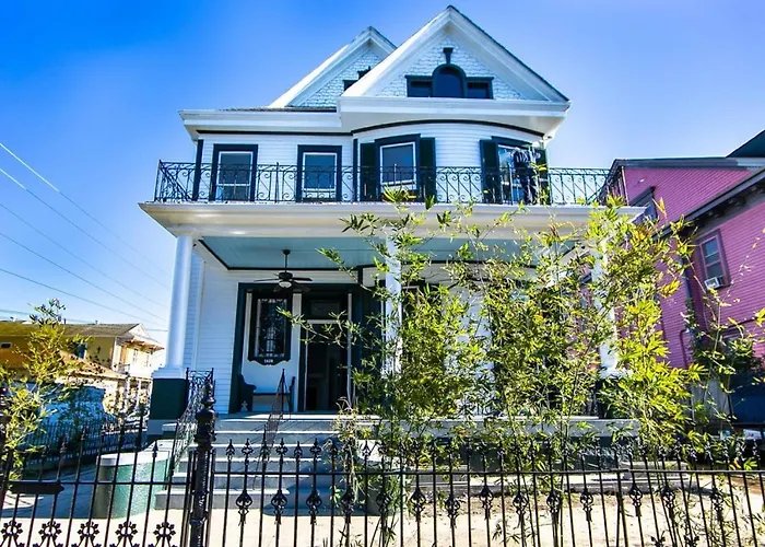 Claiborne Historic Mansion - 5 Bed-3Bath