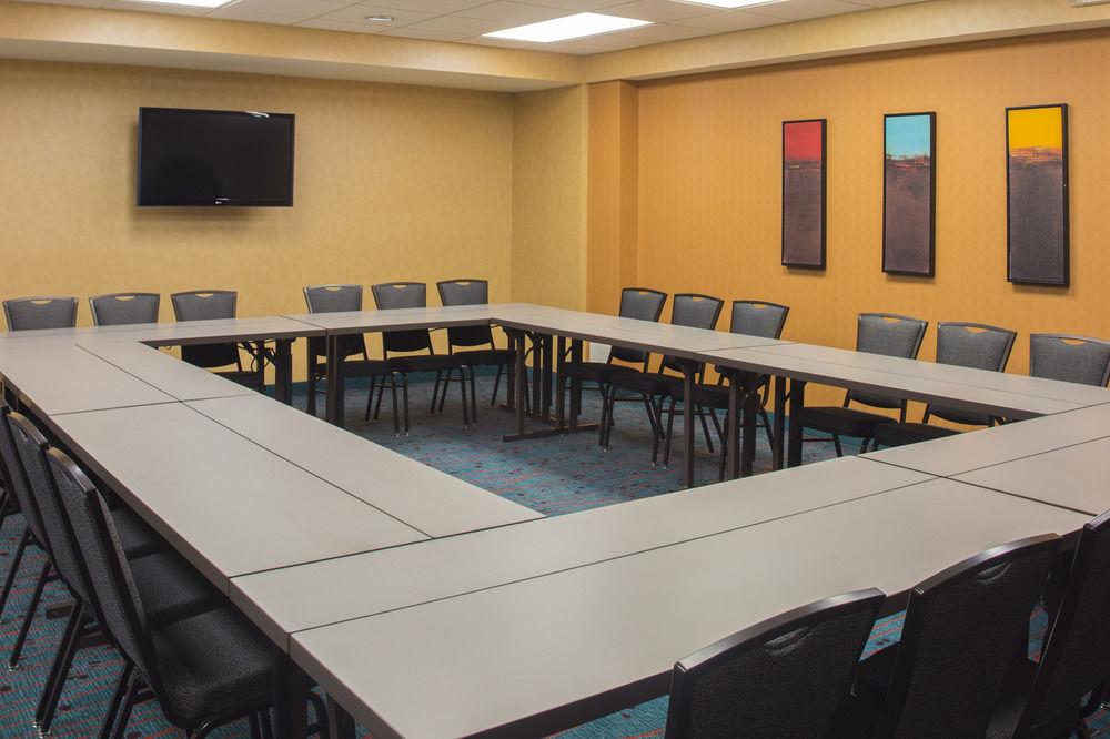 Sonesta Es Convention Center Hotel 3*