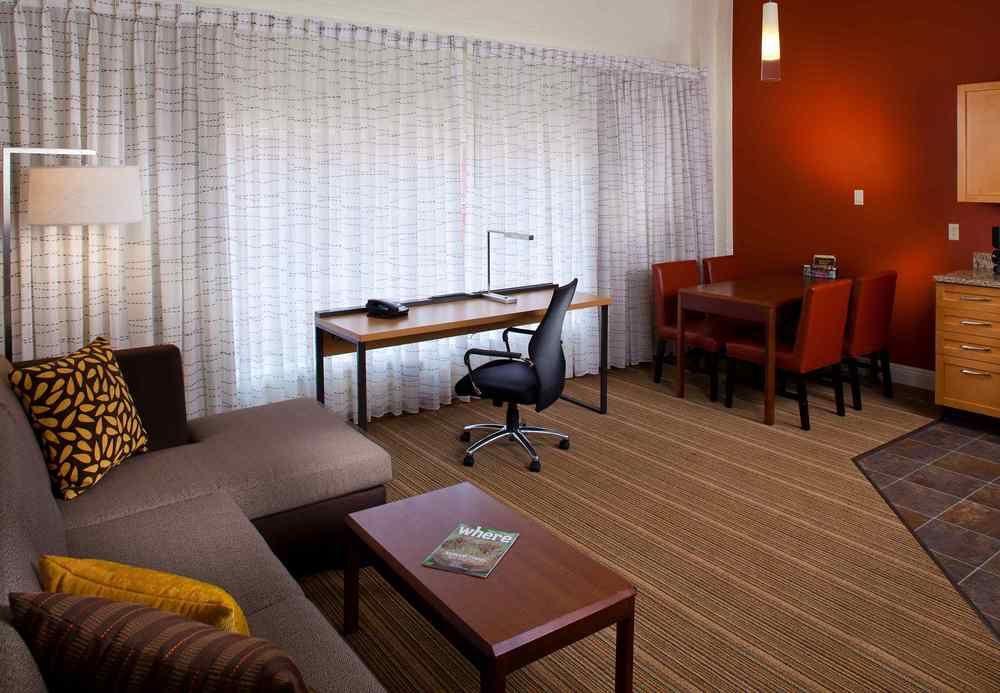 Sonesta Es Convention Center Hotel 3*