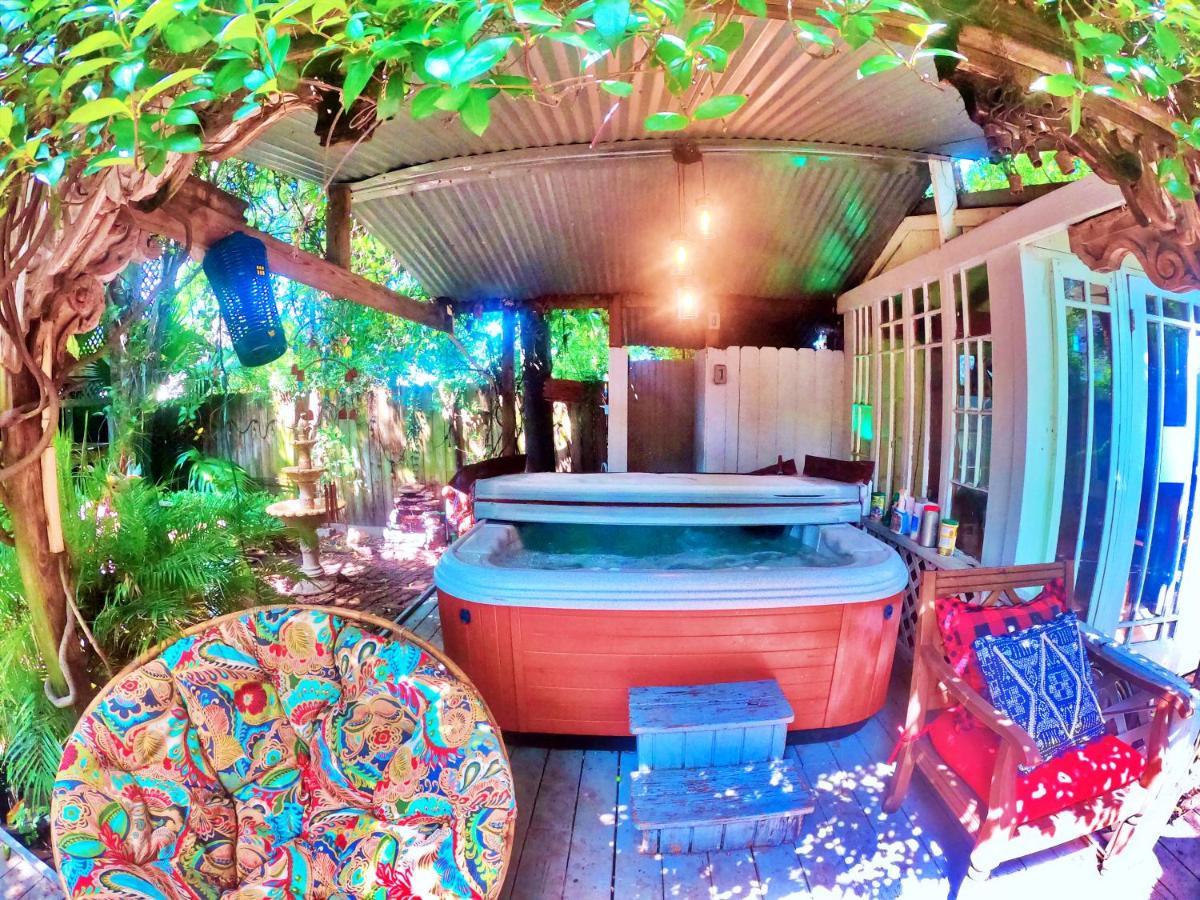 Madame Isabelle's House Hostel New Orleans