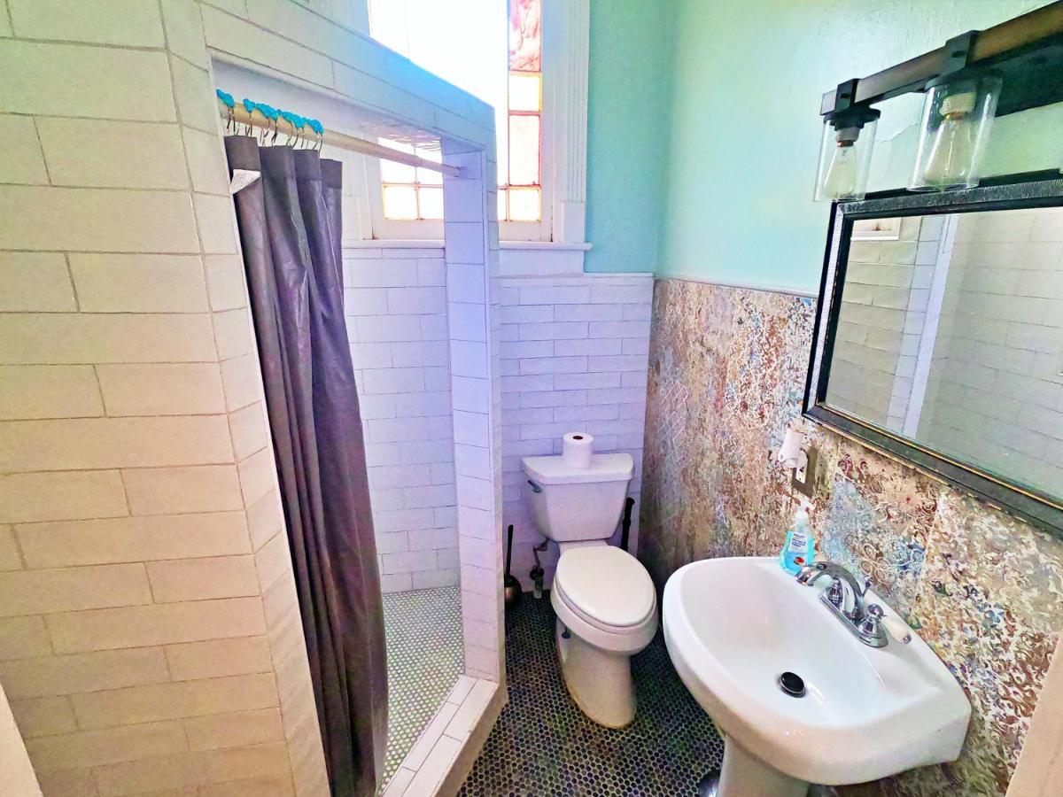 Hostel Madame Isabelle's House *