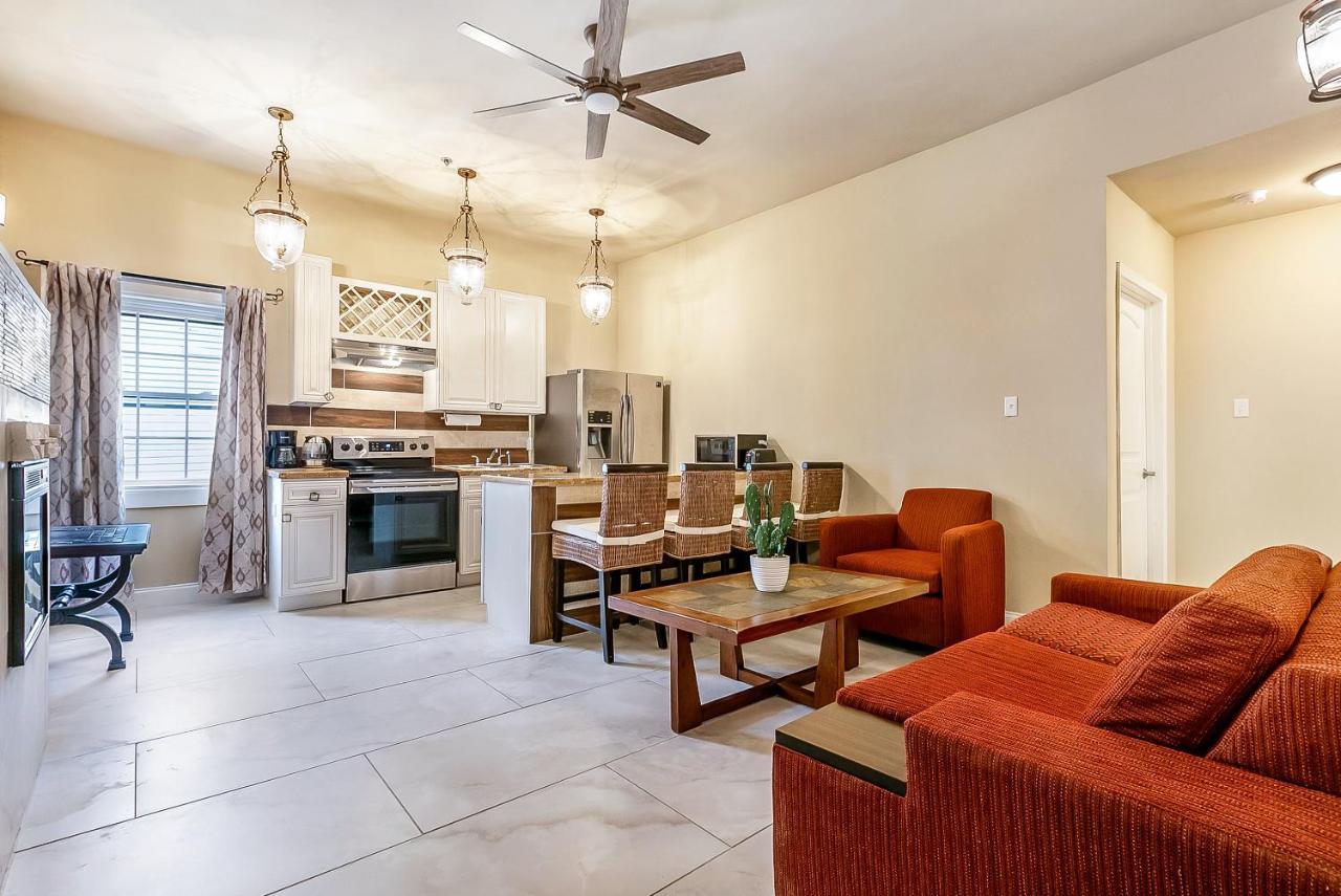Apartment St Charles Spacious In The Heart Of The