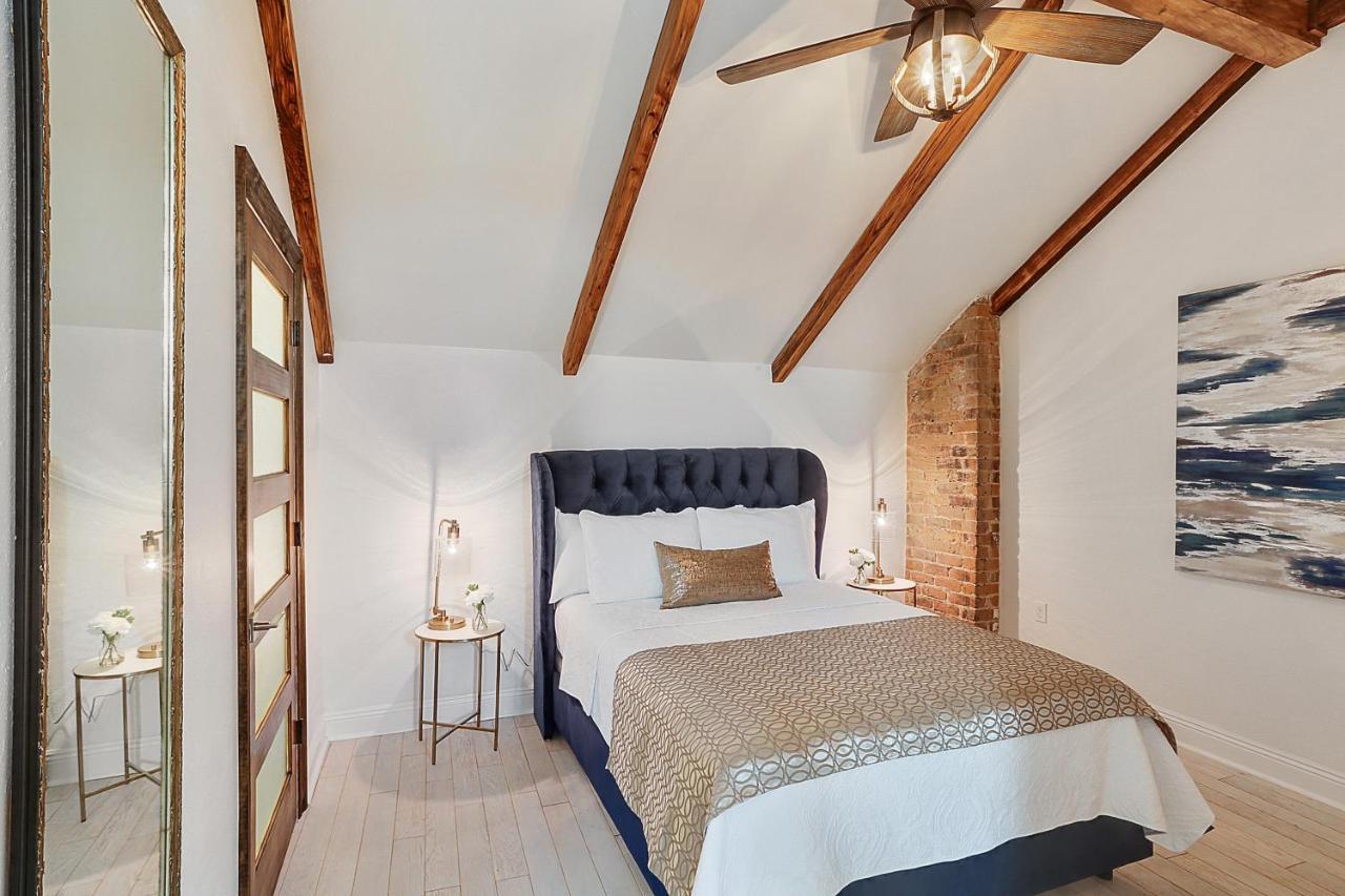 Hotel Bourbon Street