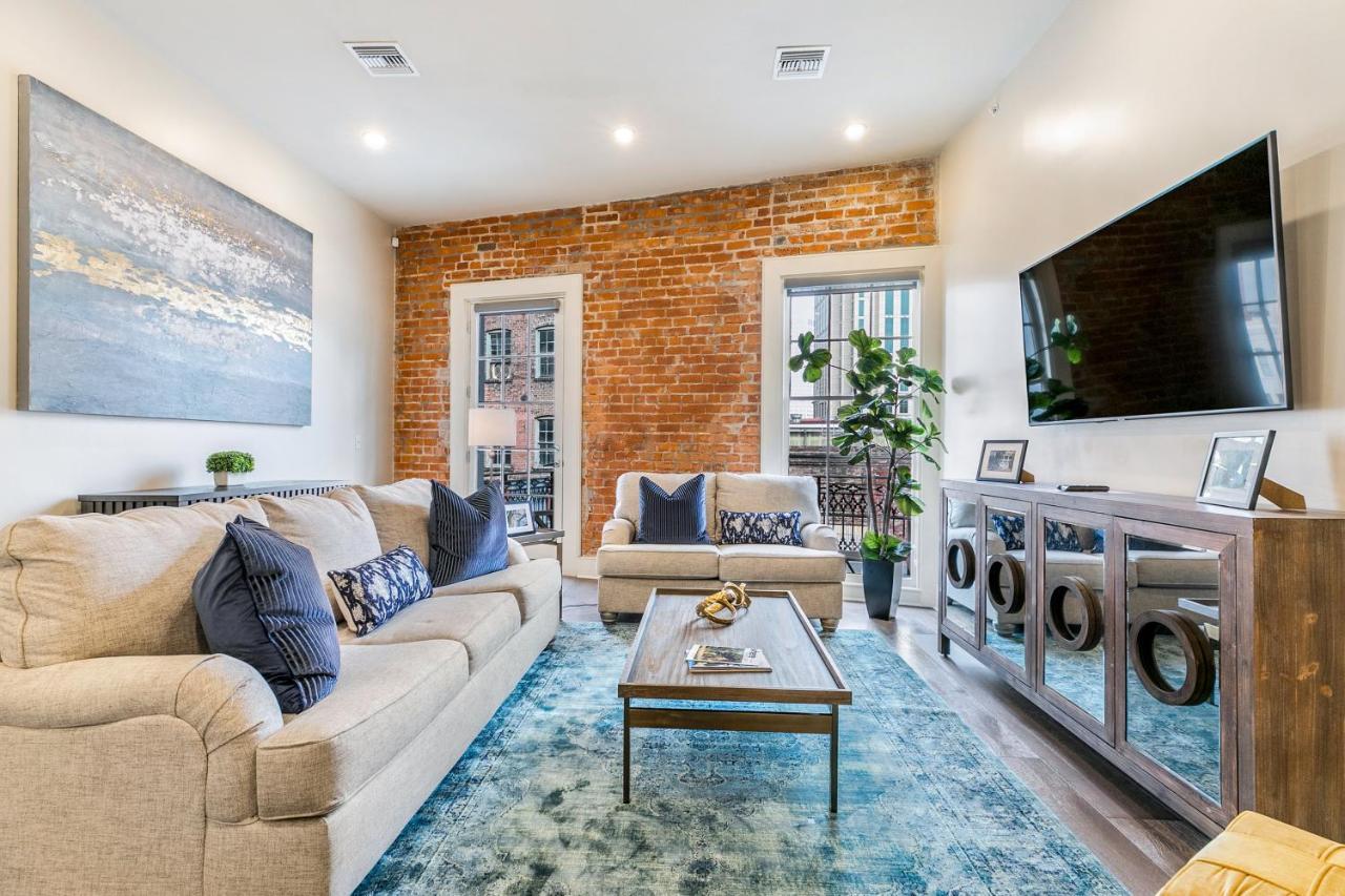 The Pontchartrain Apartment *