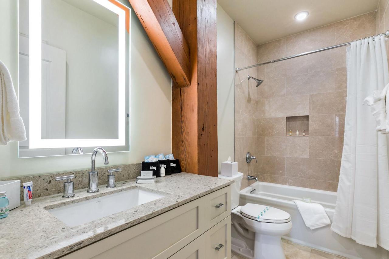 The Pontchartrain Apartment *