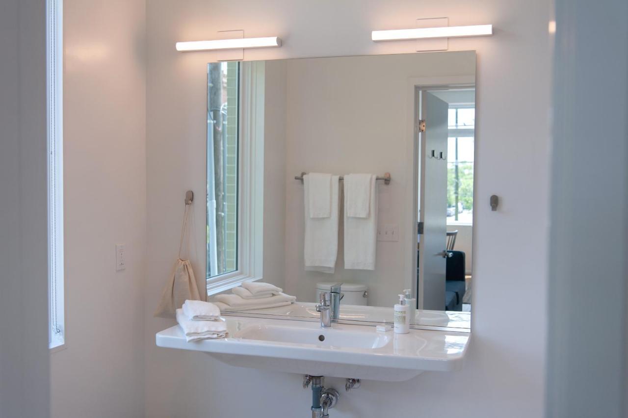 Hotel Travelers New Orleans