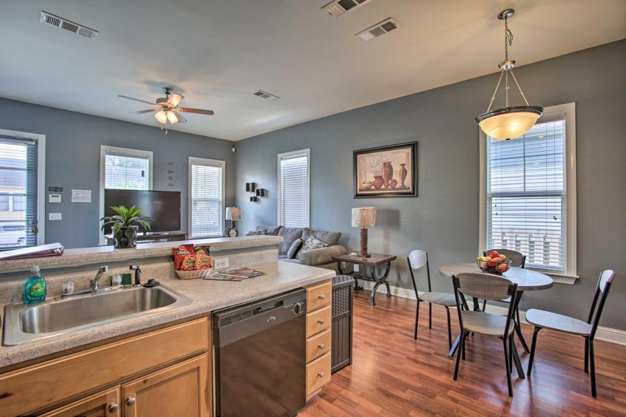 Nola 2 Blocks To Streetcar, Cafes And Bars * New Orleans