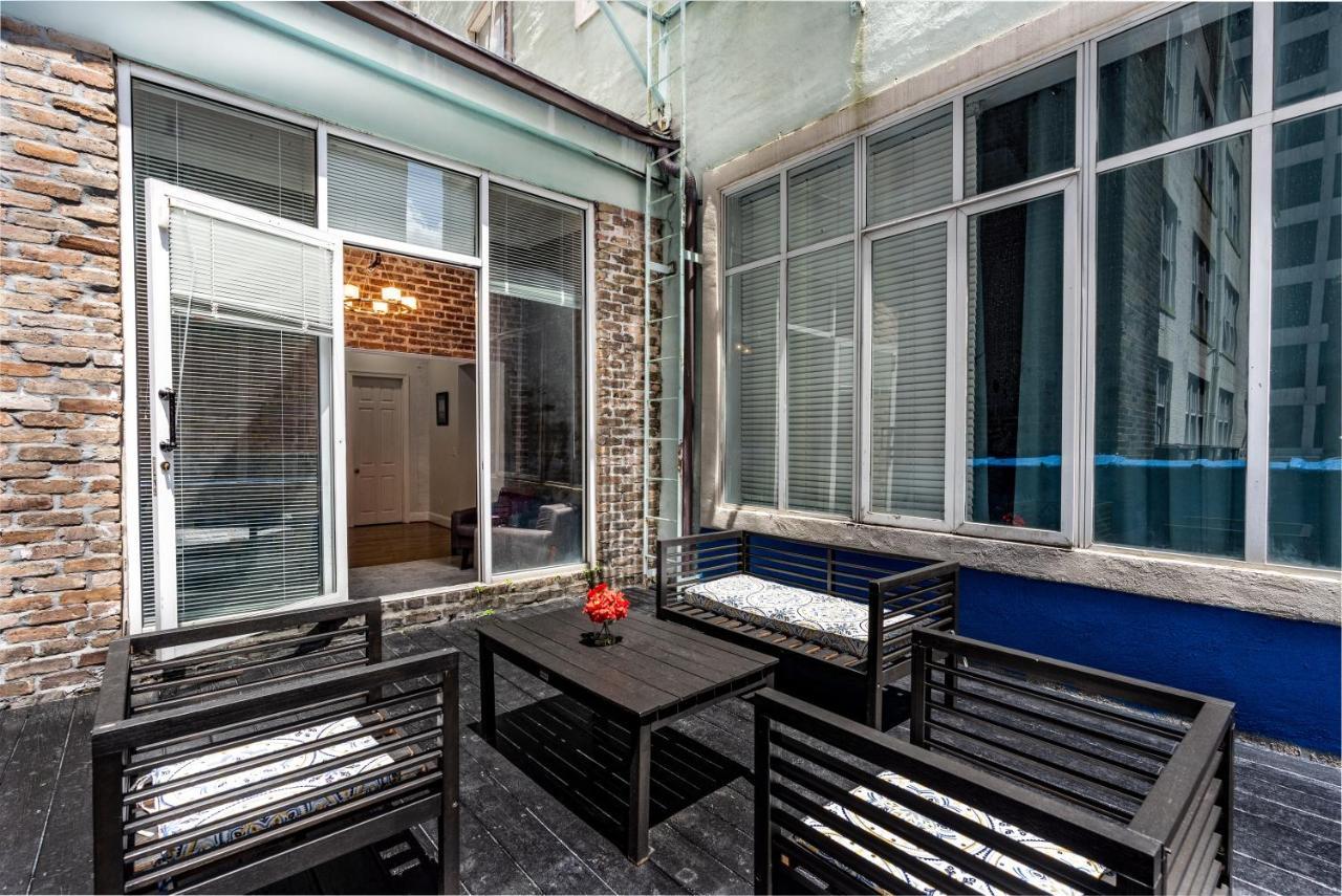 Steps From French Quarter W/ Private Terrace - 12 Guests Apartment