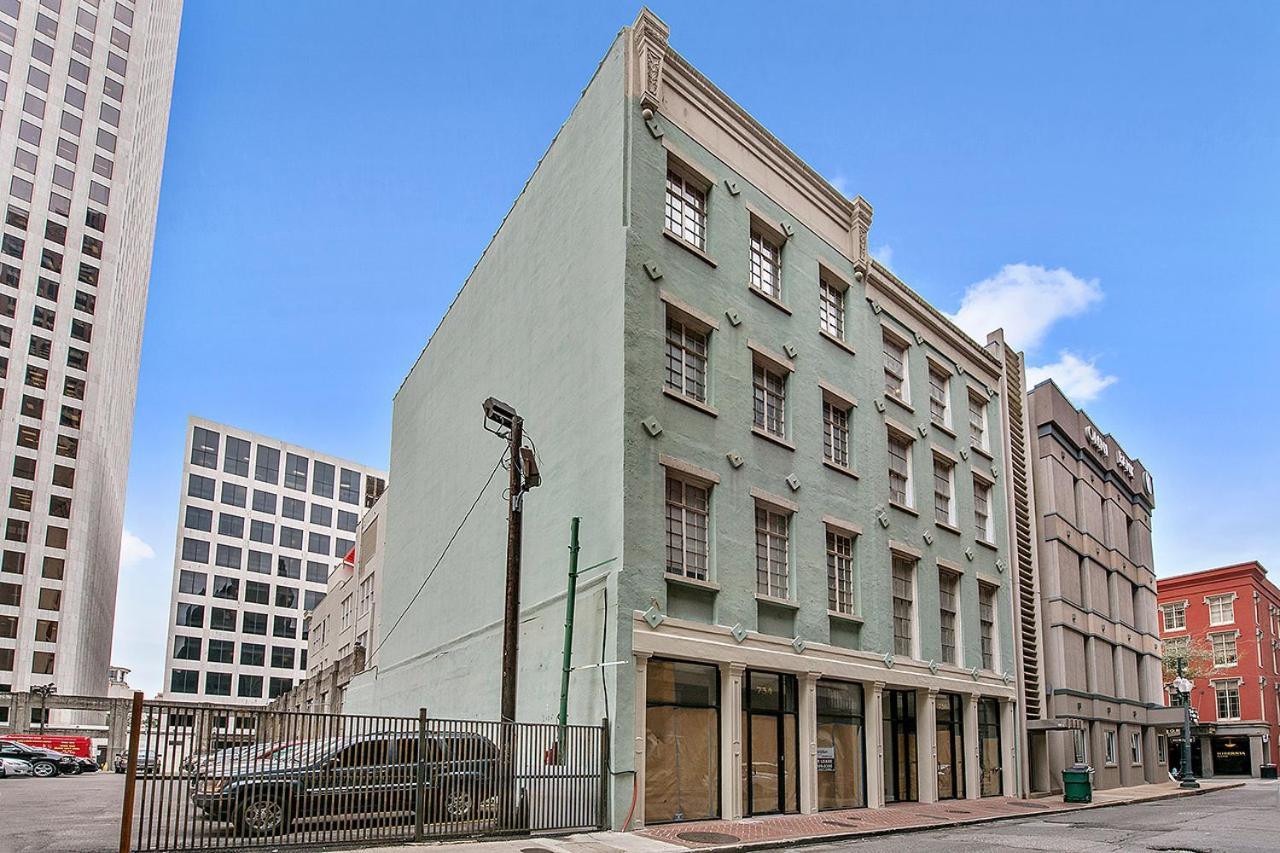 Steps From French Quarter W/ Private Terrace - 12 Guests *