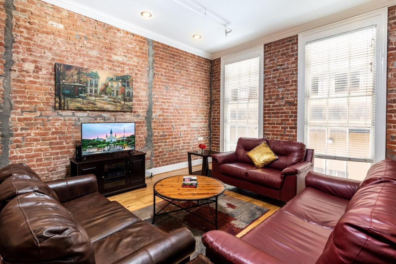 Steps From French Quarter W/ Private Terrace - 12 Guests Apartment *