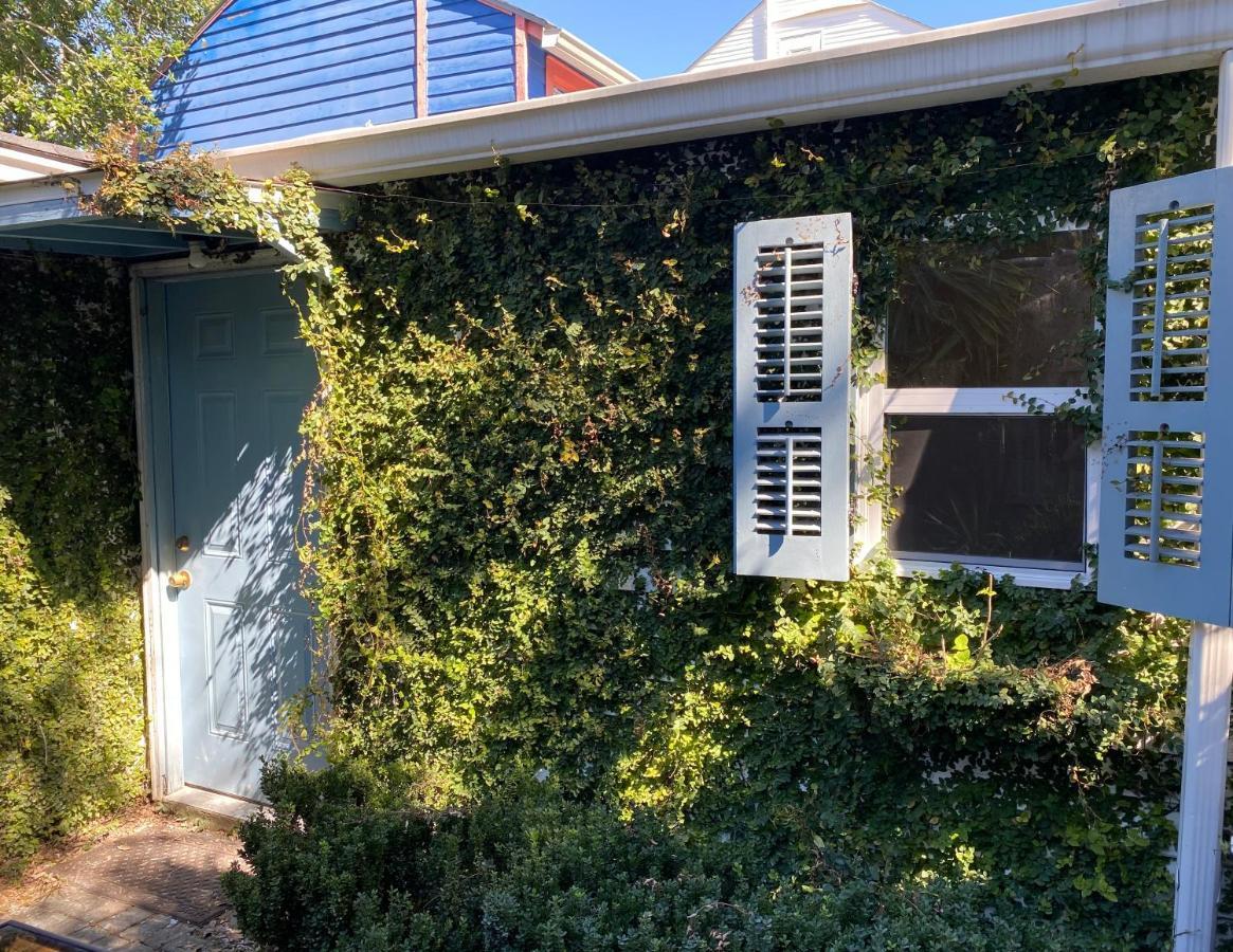 Antonine Upper Garden District Inn