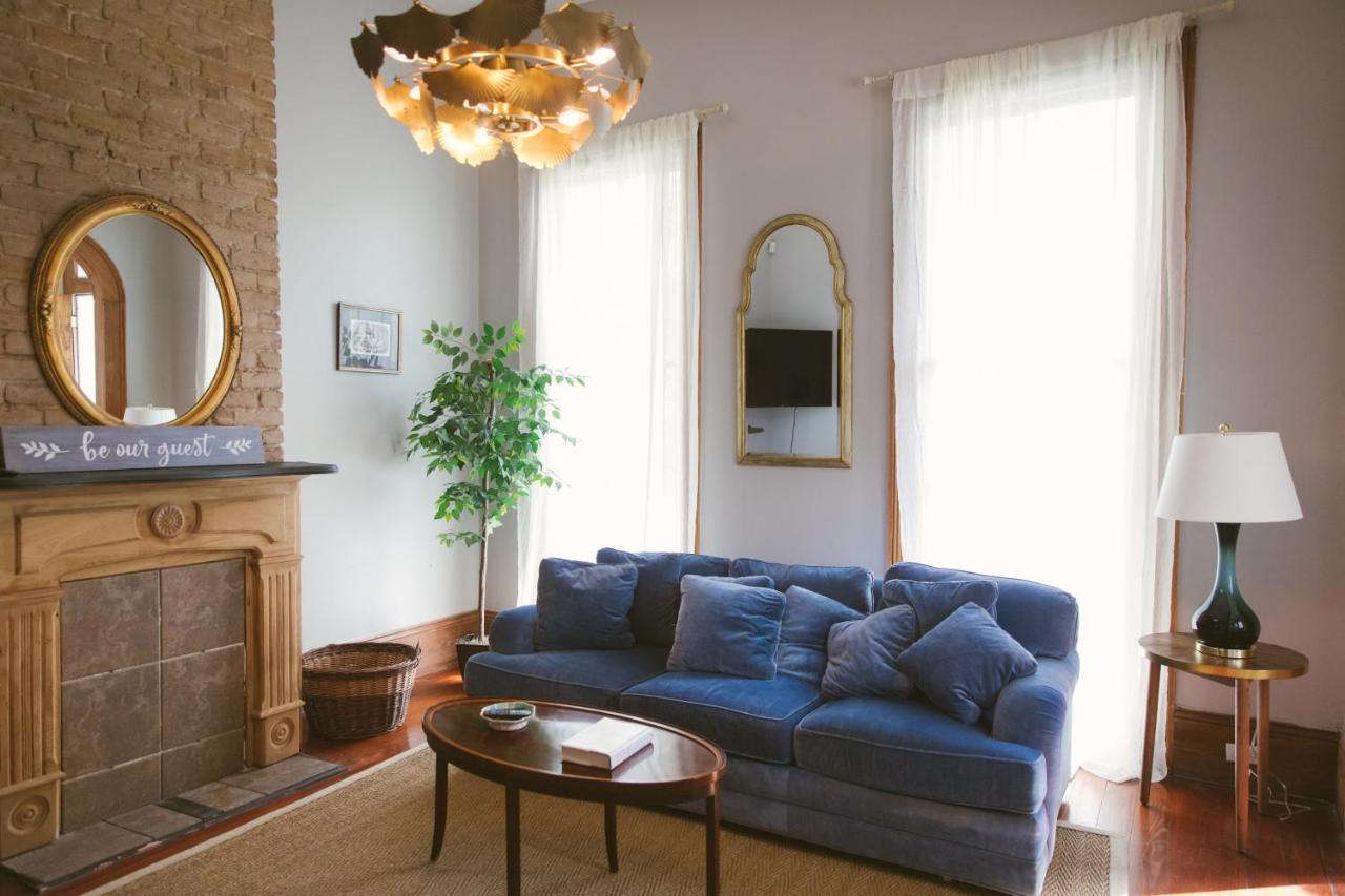 Paused - Miss Ruby's Mid-city Apartment New Orleans