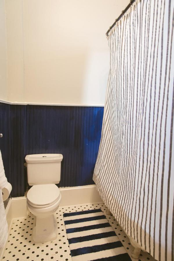 Paused - Miss Ruby's Mid-city Apartment *