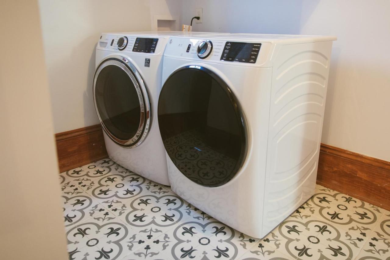 Paused - Miss Ruby's Mid-city *