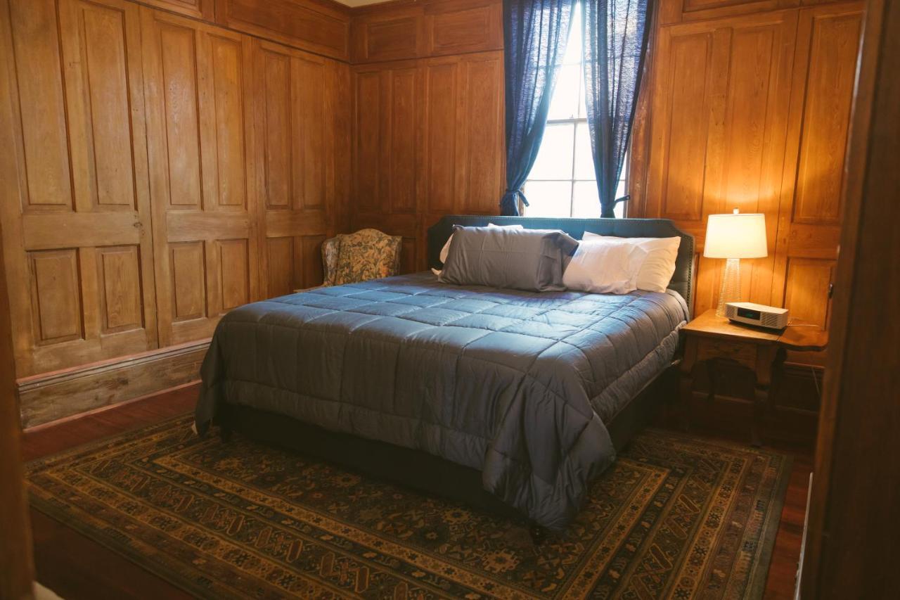 Apartment Paused - Miss Ruby's Mid-city *