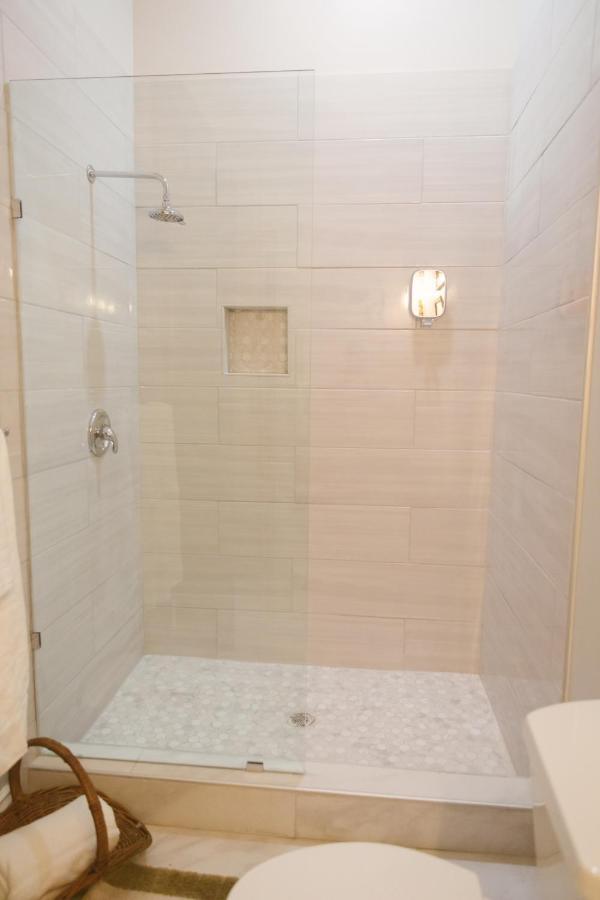 Apartment Paused - Miss Ruby's Mid-city *