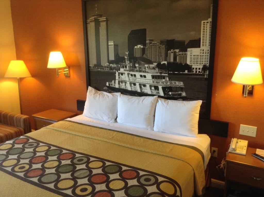 Super 8 By Wyndham Hotel