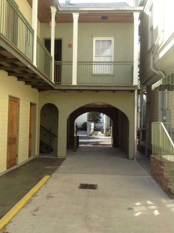 The Prytania Oaks 2*