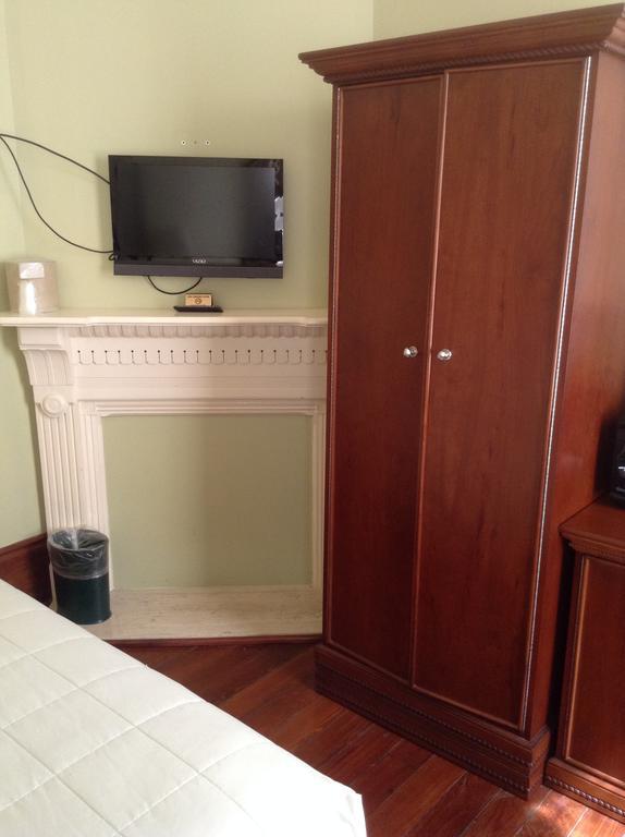 The Prytania Oaks Inn