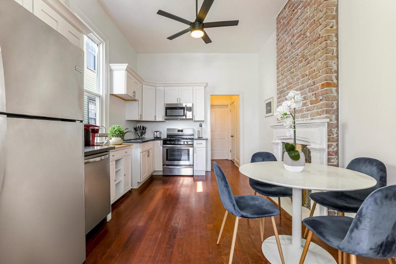 Private 2br In Uptown By Hosteeva