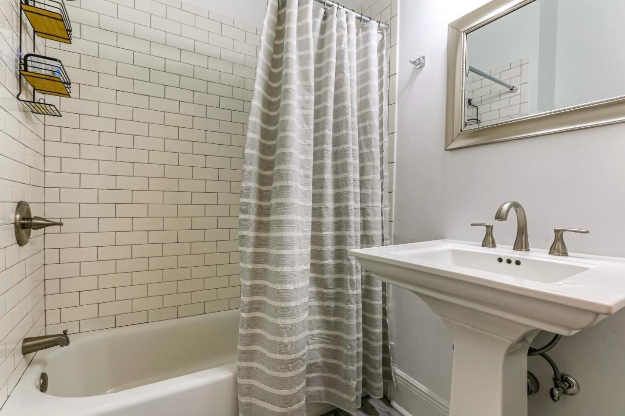 Private 2br In Uptown By Hosteeva Apartment