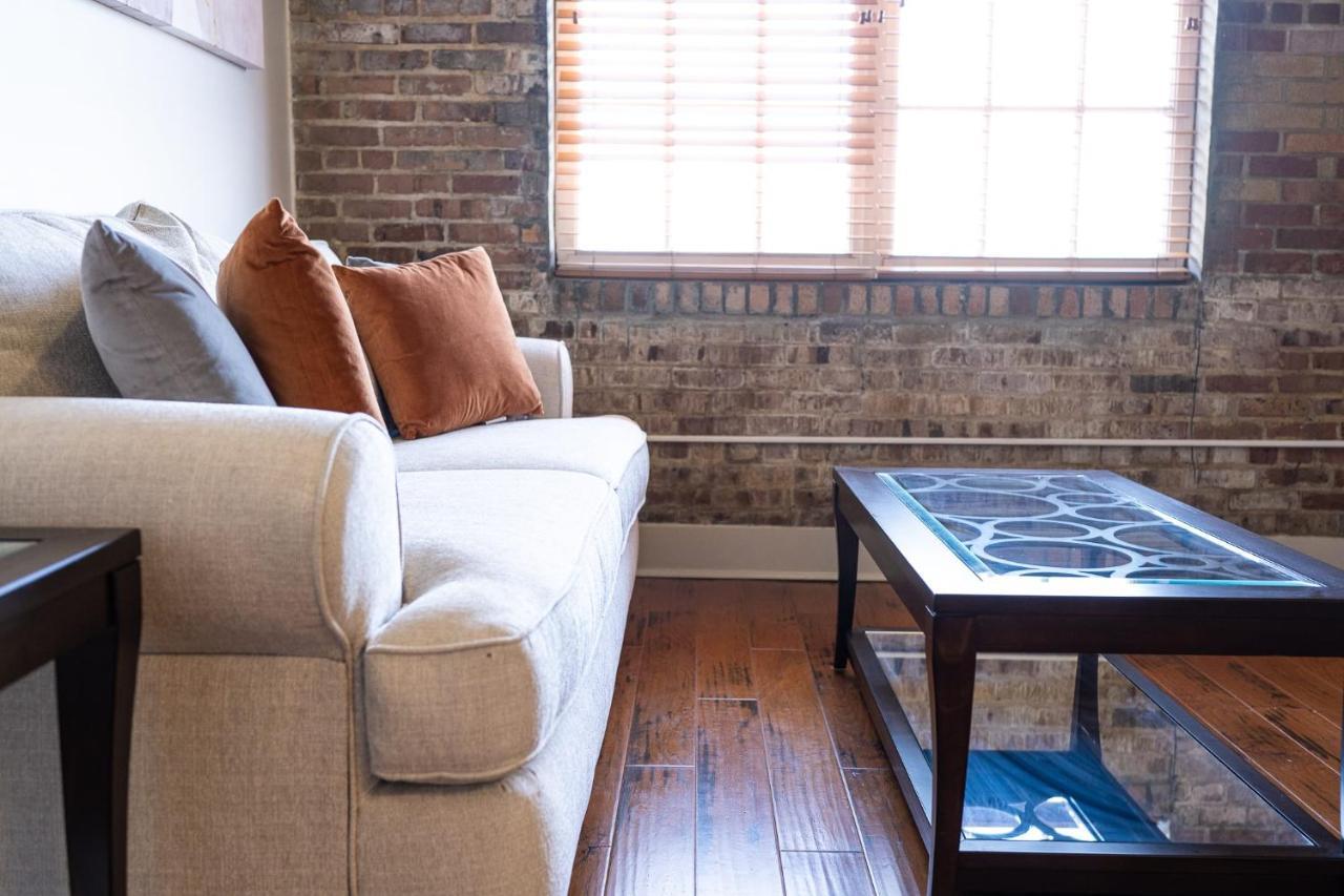 French Quarter Delight 8 *