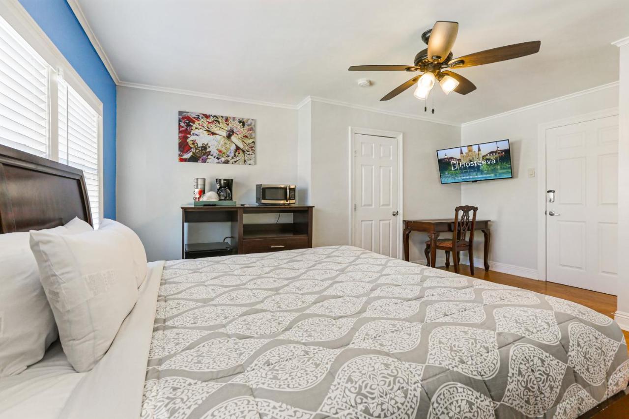Comfortable Rooms Near All Nola Hot Spots Apartment *