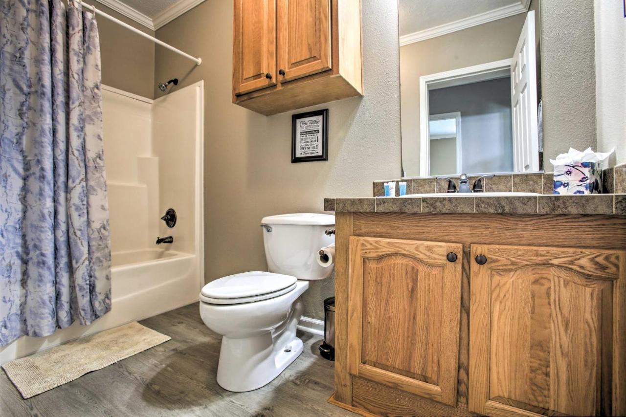 Waterfront With Private Dock And Pier Holiday home