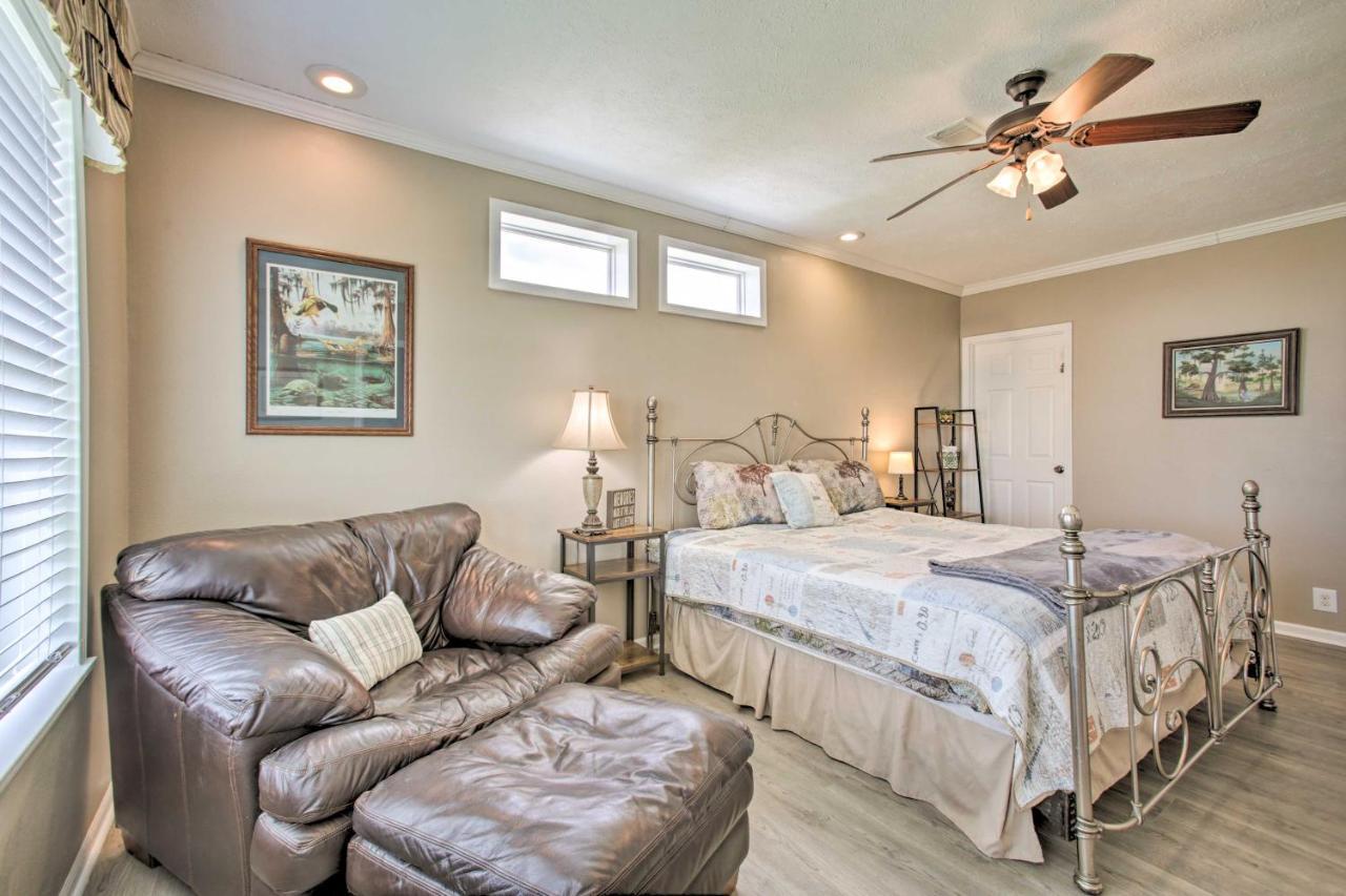 Waterfront With Private Dock And Pier New Orleans