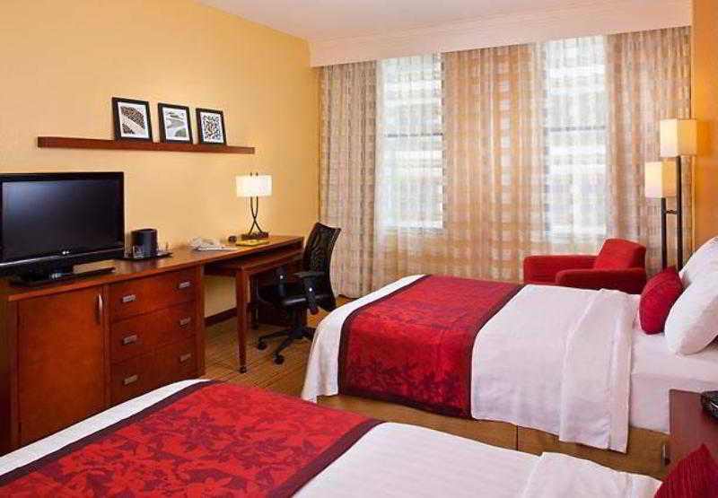 Courtyard By Marriott Downtown Near The French Quarter