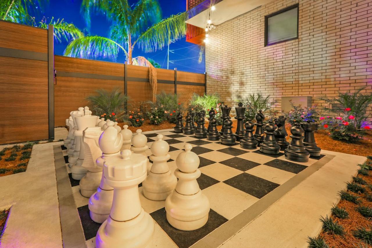 Spacious 4br W Pool & Parking !!! New Orleans