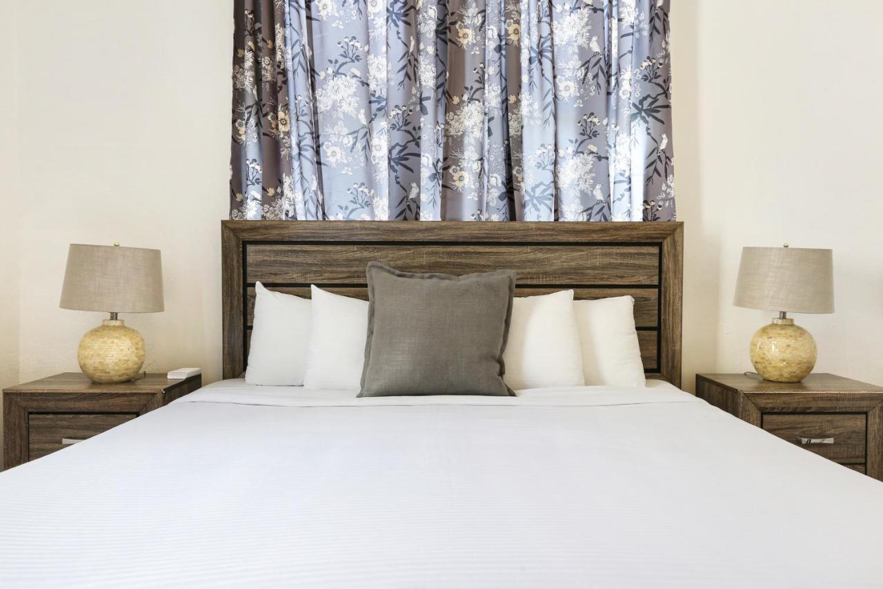 Uptown Spacious 4bd/3ba With Historic Charm