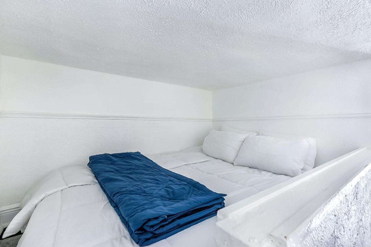 Holiday home Uptown Spacious 4bd/3ba With Historic Charm *