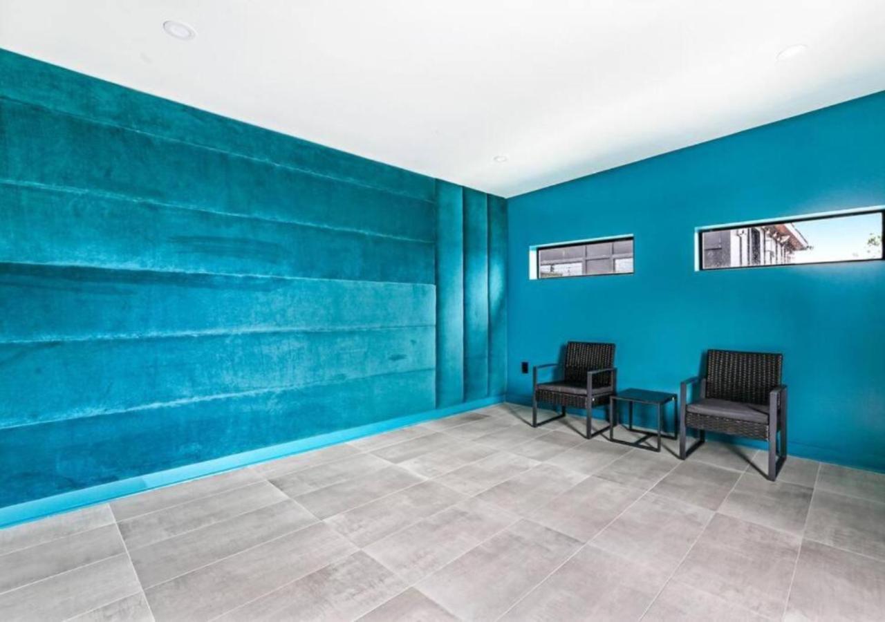 Luxury 5 Bedroom With Private Rooftop *