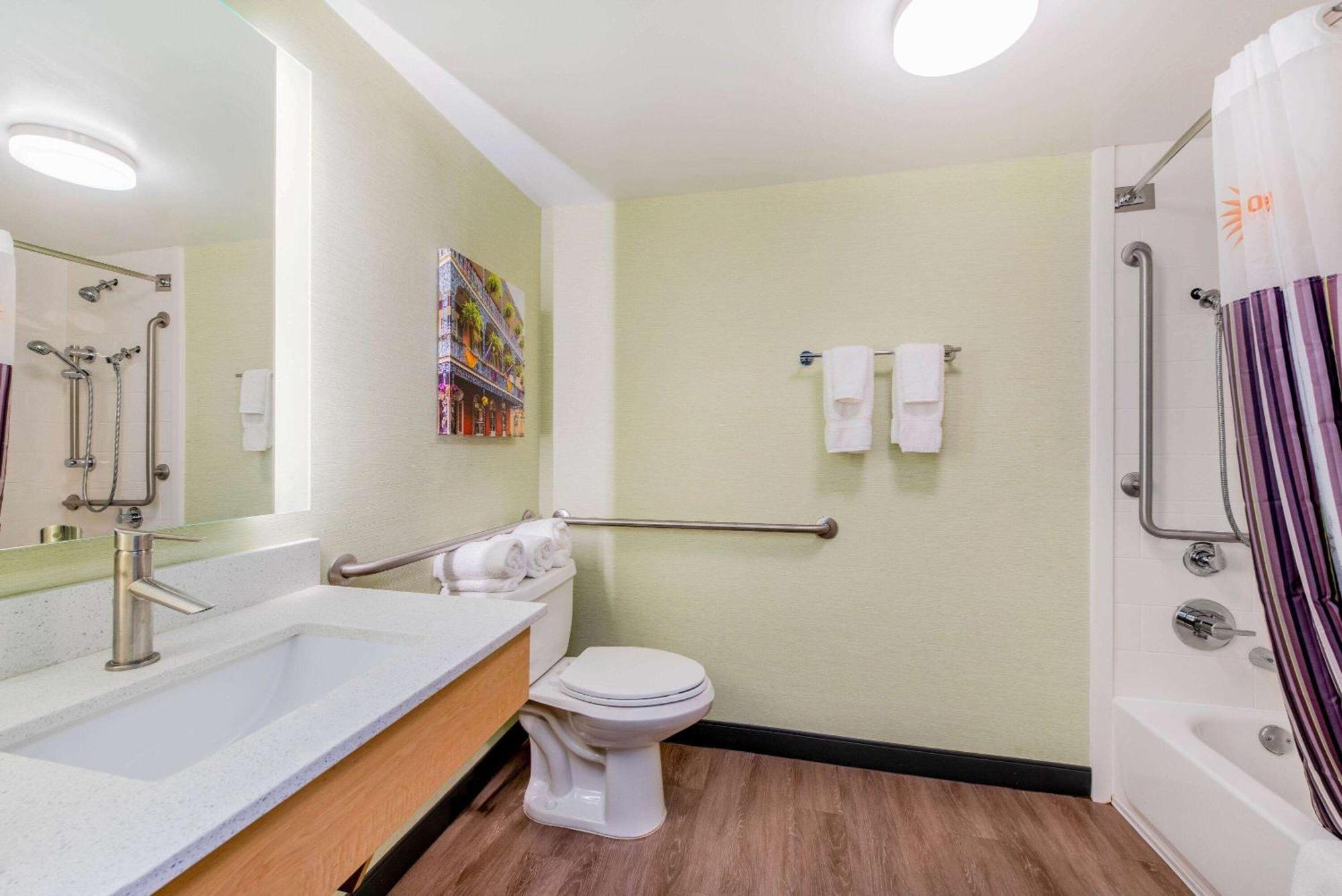 La Quinta & By Wyndham Downtown New Orleans