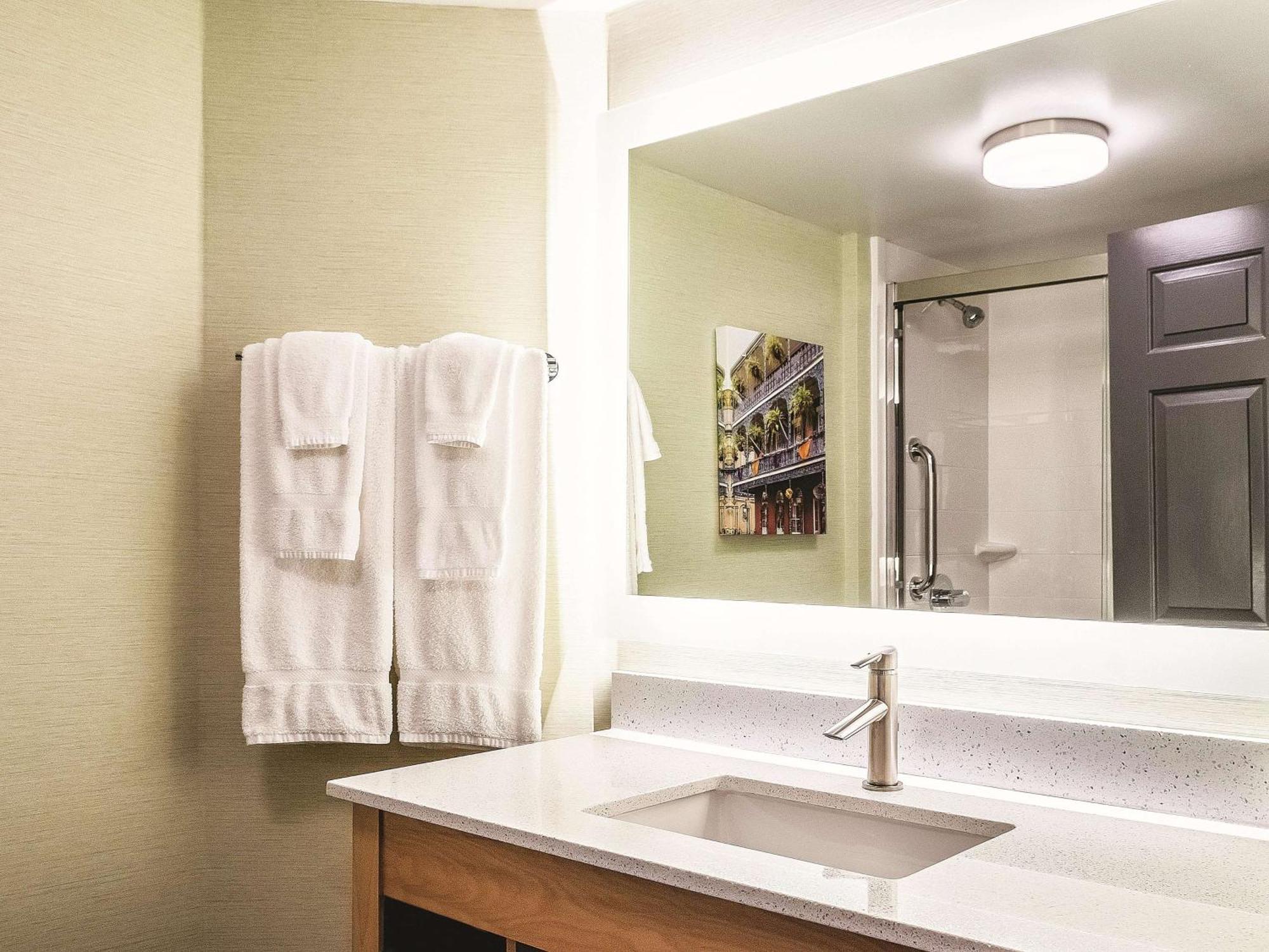 Hotel La Quinta & By Wyndham Downtown