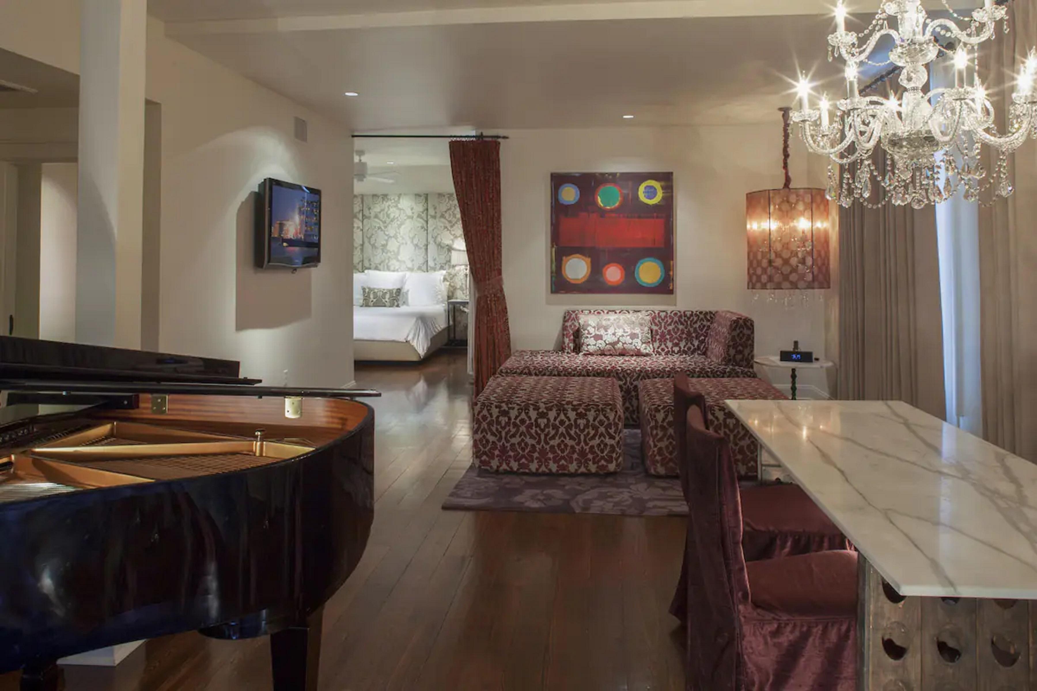 International House Hotel 4*