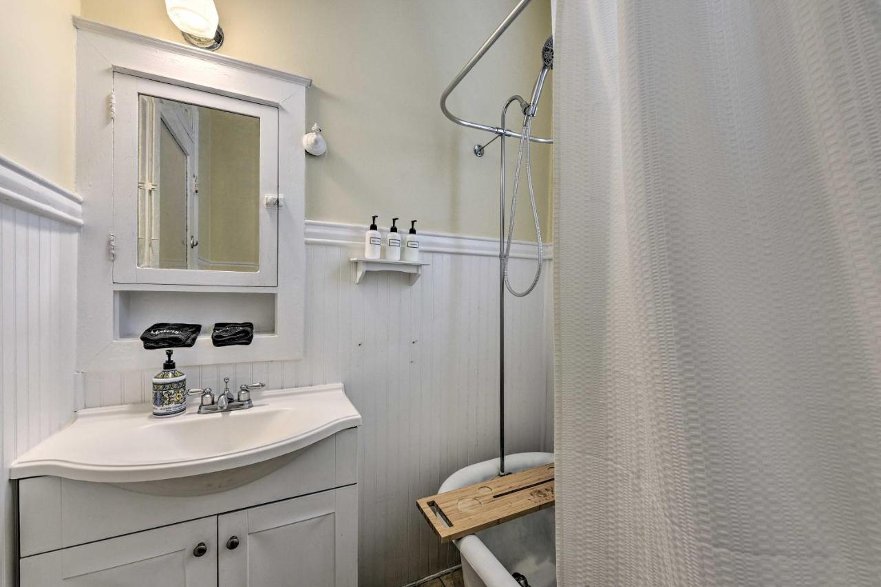 Charming Less Than 3 Mi To Bourbon St Holiday home