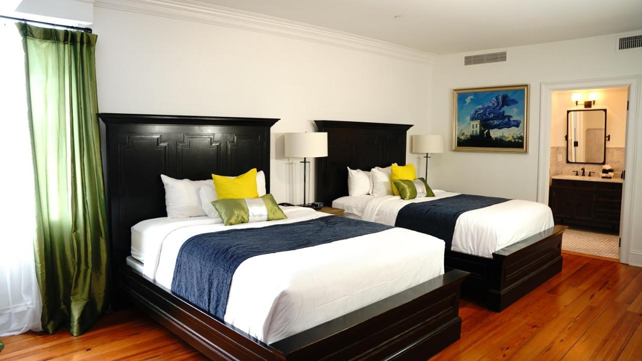 Hotel Royal Frenchmen And Bar