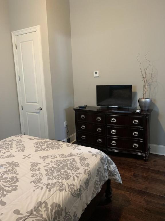 Historic Renovation - Uptown Apartment New Orleans