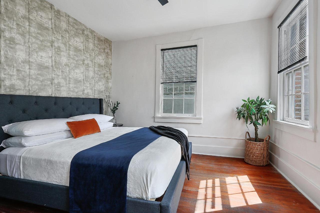 St Charles-mardi Gras 6bd Apartment New Orleans