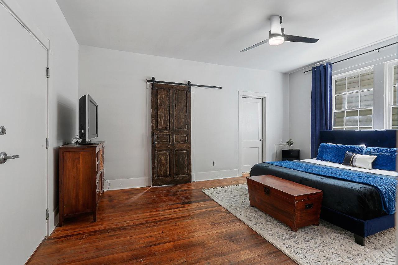 St Charles-mardi Gras 6bd Apartment New Orleans