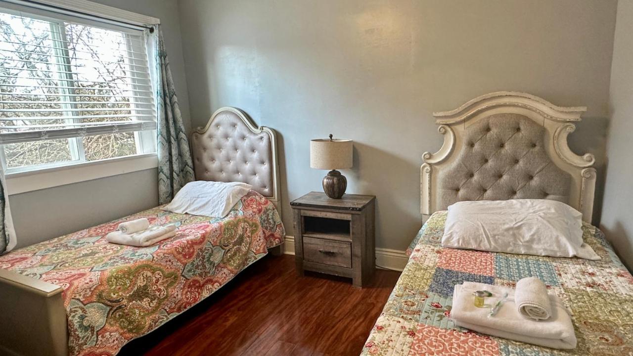 Madame Isabelle's House Hostel