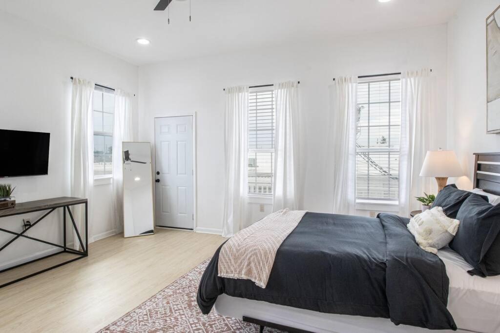 Upscale Loft Downtown Nola 2835 Apartment