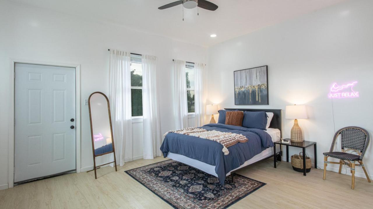 Apartment Downtown Vibrant Gray Loft 2318 New Orleans