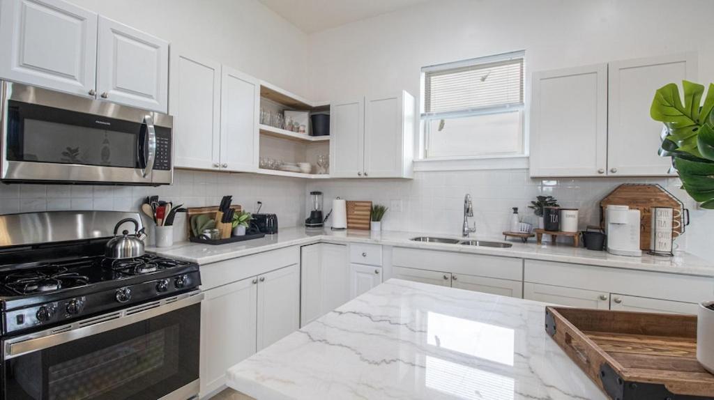 Luxury Nola Oasis W 6 Bedrooms New Orleans