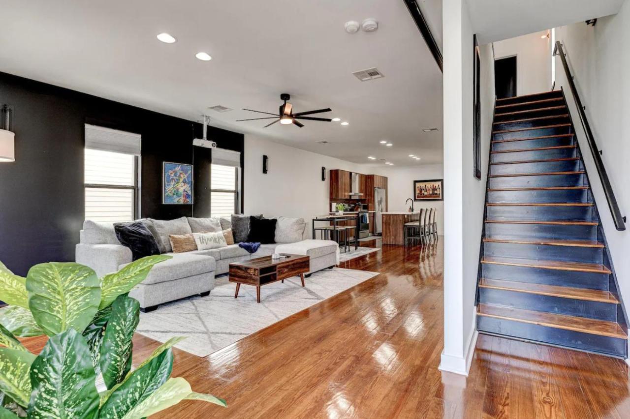 Onyx Apartment *