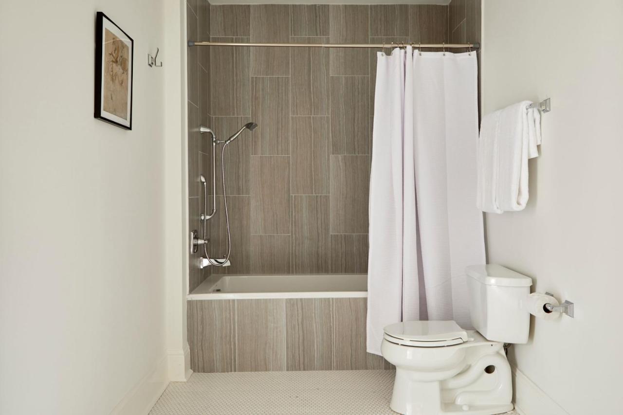 Sonder Lafayette Square Hotel 4*