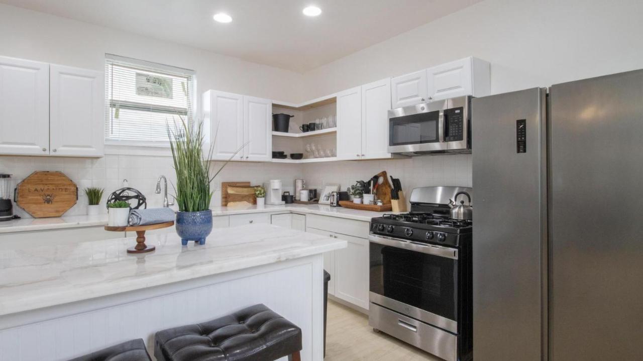 Vibrant Blue Luxury 2316 Apartment